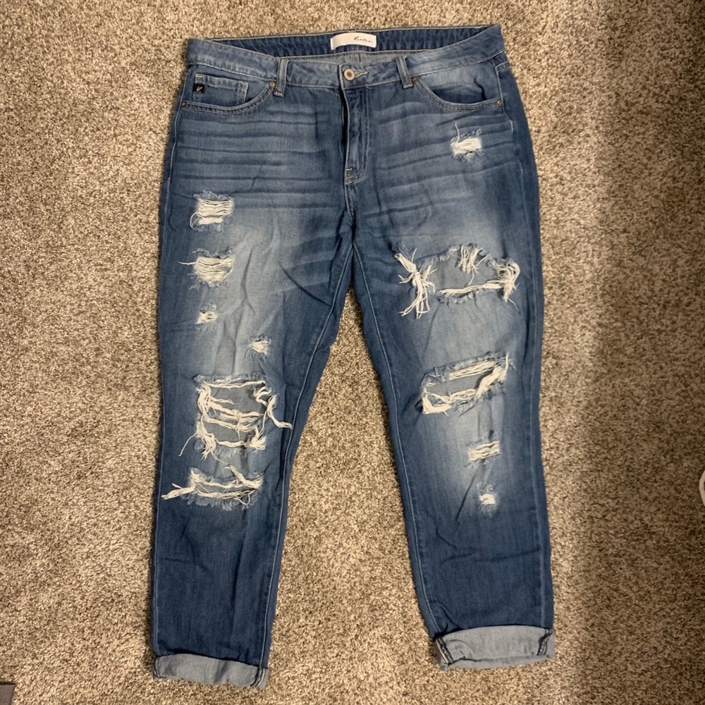 Distressed Boyfriend Ankle Jeans